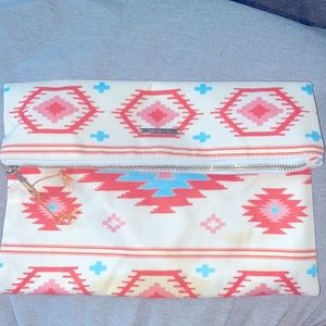 pura vida clutch!